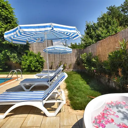 Kay8300 Arican 3 Bedrooms *